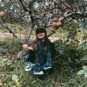 Meet your Posher, Hayley